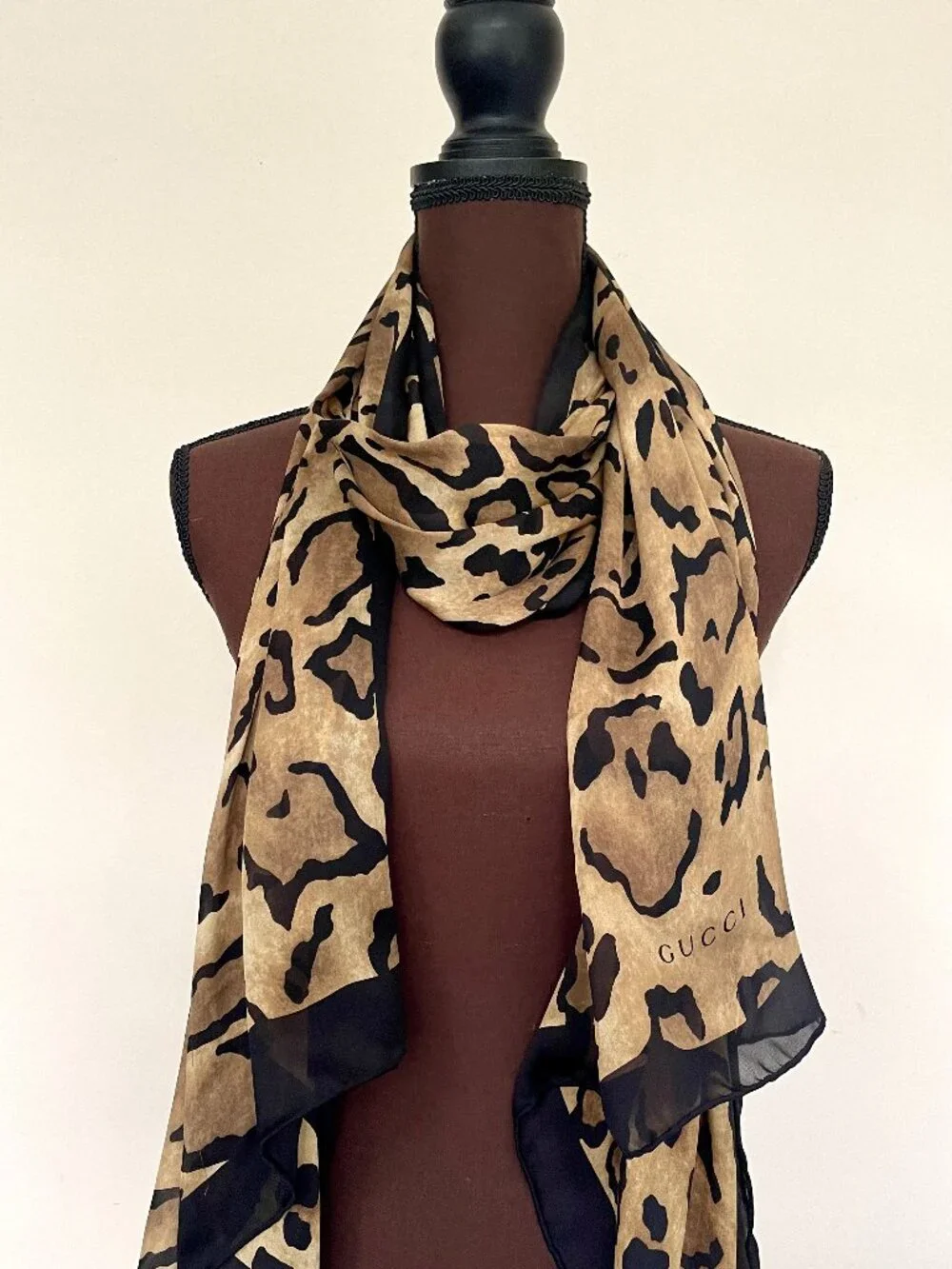 New Gucci Animal Print Silk Satin Stole Wrap